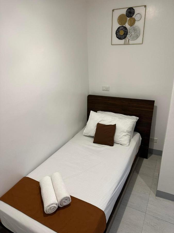 Aden Hotel Makati City Exterior photo
